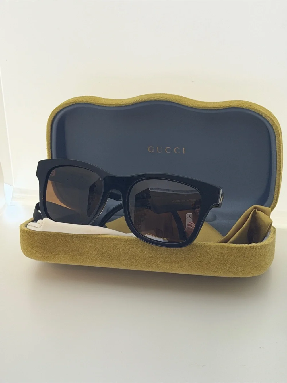 Gucci Black Sunglasses with Brown Lenses and Velvet Case